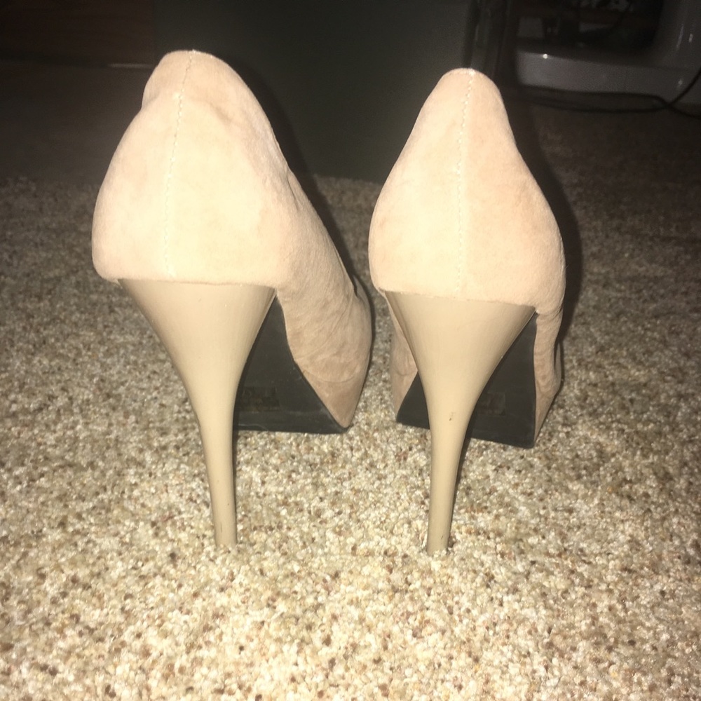 Super sexy beige business heels